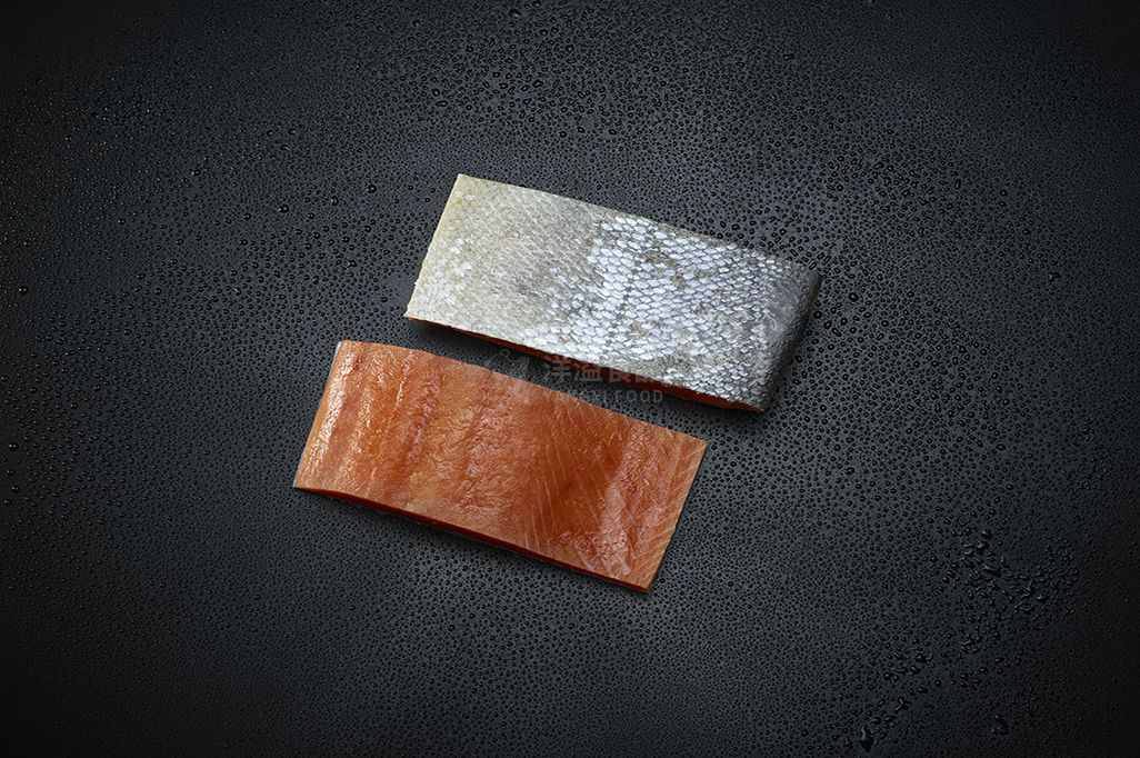 1凍馬哈魚(yú)帶皮切段.jpg